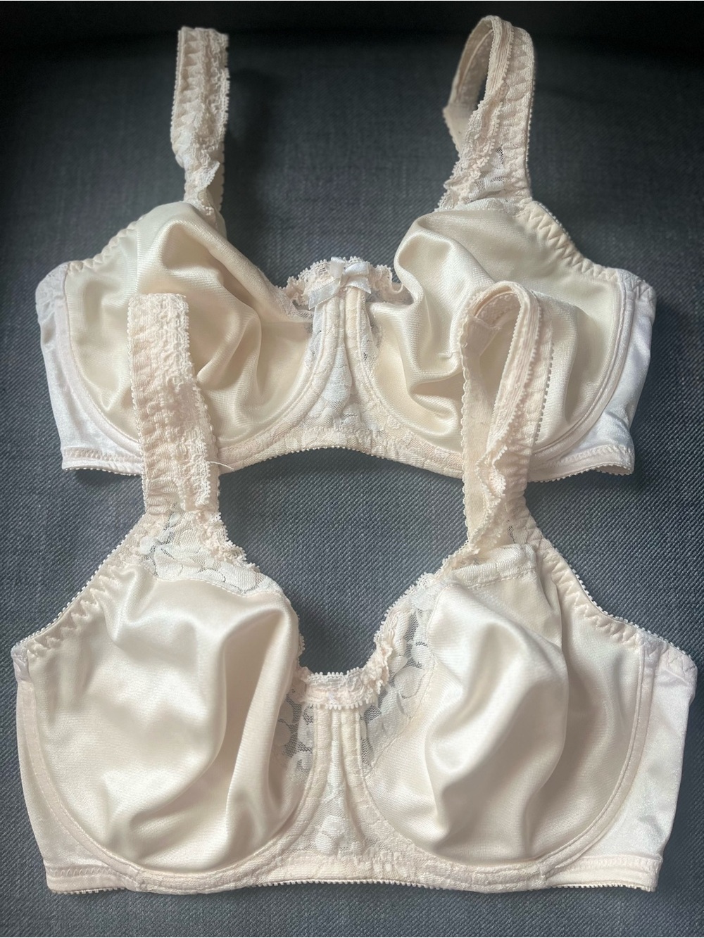 Warner's Cream Satin Lace-Trim Underwire Bra Set